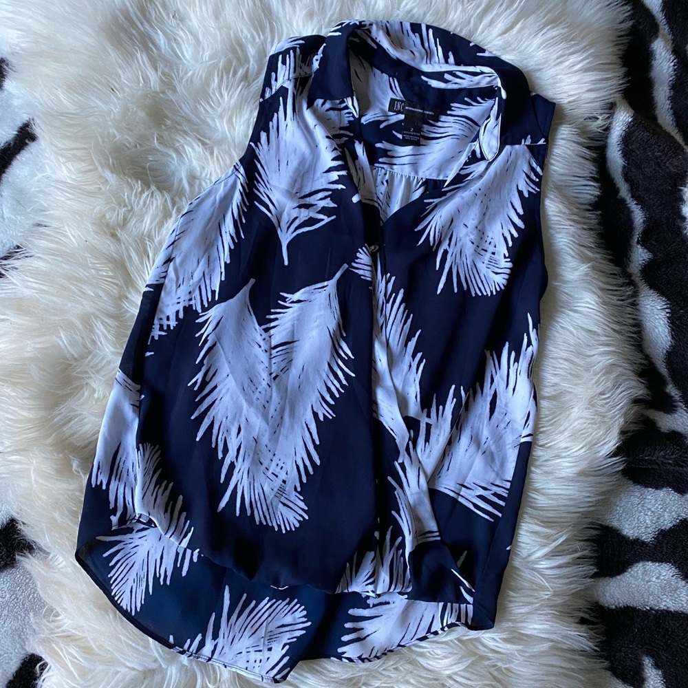 INC sleeveless one button top with collar